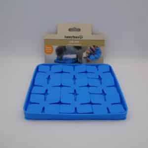 Tapis à lécher en silicone bleu pour chien – marque Beeztees